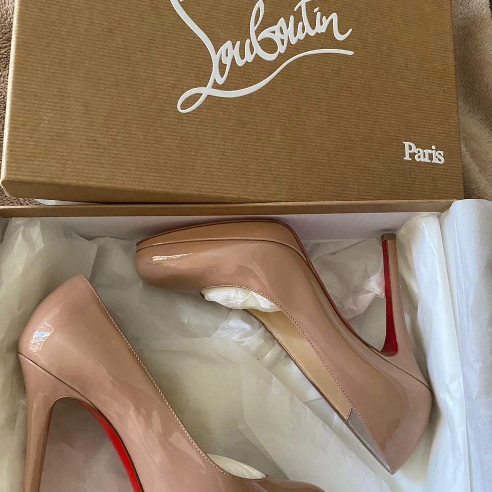CHRISTIAN LOUBOUTIN New Simple Nude heel pumps 4.5